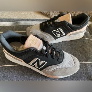 NIB New Balance Classics grey/blush/black CW997HAL